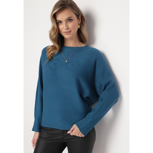 Ciemnoniebieski Klasyczny Sweter Dzianinowy Odedia ze sklepu Born2be Odzież w kategorii Swetry damskie - zdjęcie 163592203