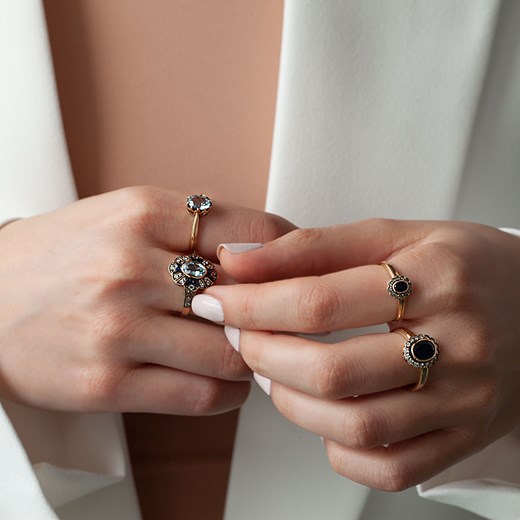 Pierścionek złoty z topazem - Kolekcja Wiktoriańska One Size YES.pl