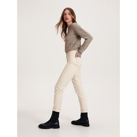 Reserved - Spodnie straight z przeszyciami - beżowy ze sklepu Reserved w kategorii Spodnie damskie - zdjęcie 163641400