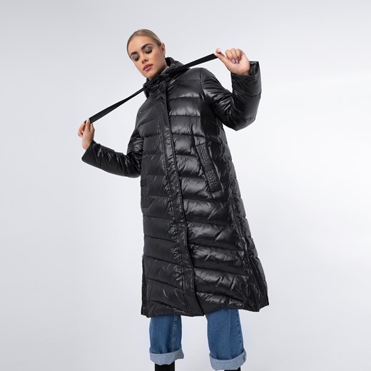 Damski płaszcz pikowany z nylonu długi czarny ze sklepu WITTCHEN w kategorii Płaszcze damskie - zdjęcie 163659603