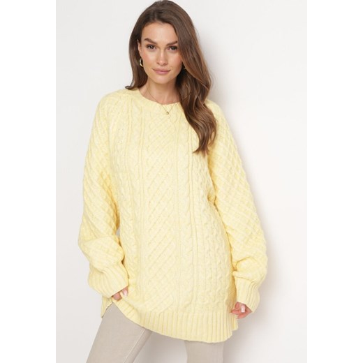Żółty Sweter o Wydłużonym Fasonie z Modnym Splotem Ahexa ze sklepu Born2be Odzież w kategorii Swetry damskie - zdjęcie 163666070