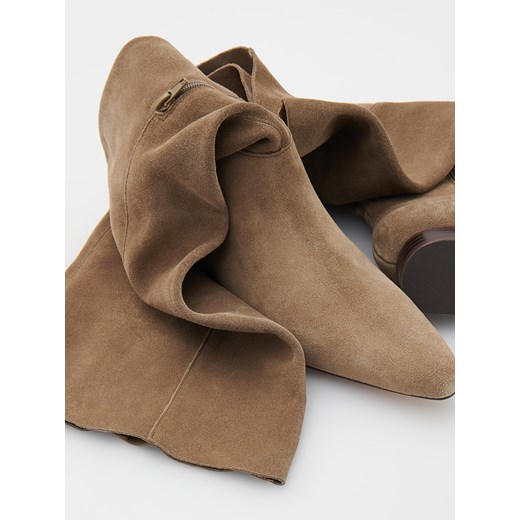 Reserved - Skórzane kozaki - beżowy Reserved 37 Reserved