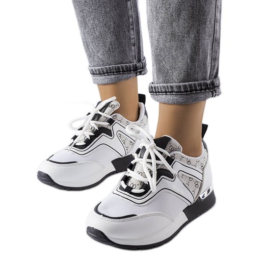 Białe sneakersy z czarnymi elementami Bedord ze sklepu ButyModne.pl w kategorii Buty sportowe damskie - zdjęcie 163848004