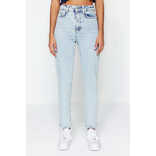 trendyol Dżinsy - Slim fit - w kolorze błękitnym ze sklepu Limango Polska w kategorii Jeansy damskie - zdjęcie 163852691