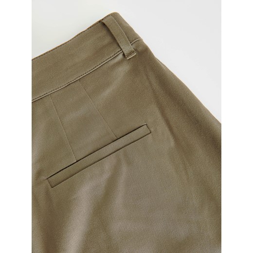 Reserved - Spodnie z kantem - oliwkowy Reserved XS Reserved