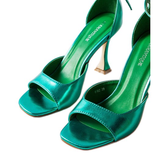 Inna Zielone błyszczące sandały na szpilce z paskiem Delinda ze sklepu ButyModne.pl w kategorii Sandały damskie - zdjęcie 163906242