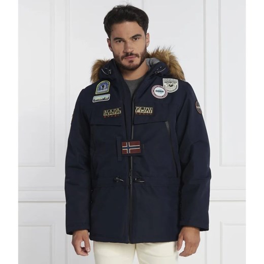 Parka Napapijri w sportowym stylu