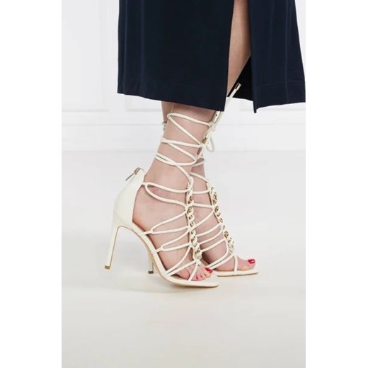 Guess Skórzane sandały na szpilce BINI Guess 39 promocyjna cena Gomez Fashion Store