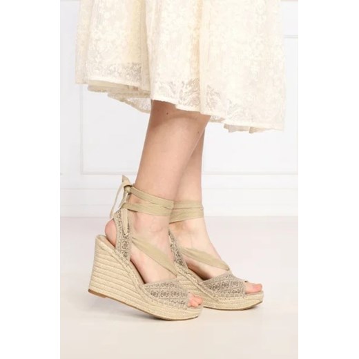 Guess Koturny HALONA | z dodatkiem skóry Guess 39 okazyjna cena Gomez Fashion Store