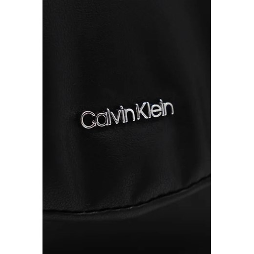 Calvin Klein Torebka na ramię PUFFED Calvin Klein Uniwersalny promocyjna cena Gomez Fashion Store
