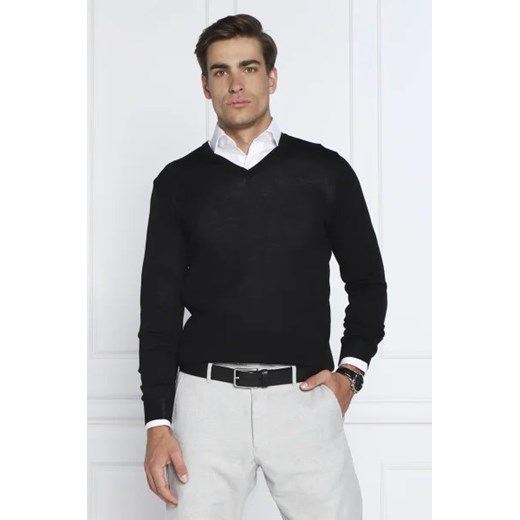 Sweter męski Oscar Jacobson z dekoltem w serek