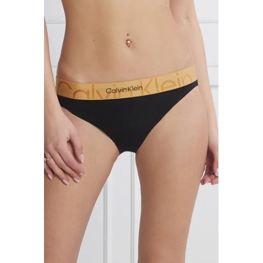 Majtki damskie czarne Calvin Klein Underwear z napisami