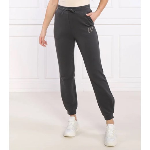 EA7 Spodnie dresowe | Regular Fit ze sklepu Gomez Fashion Store w kategorii Spodnie damskie - zdjęcie 164328204