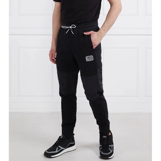 EA7 Spodnie dresowe | Regular Fit ze sklepu Gomez Fashion Store w kategorii Spodnie męskie - zdjęcie 164329863