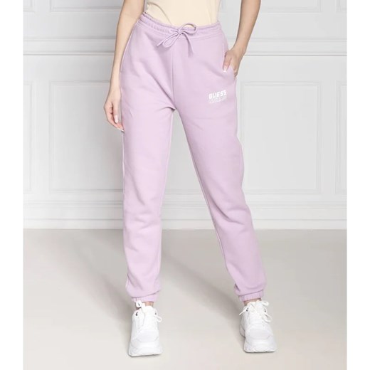 GUESS ACTIVE Spodnie dresowe ALISHA | Regular Fit ze sklepu Gomez Fashion Store w kategorii Spodnie damskie - zdjęcie 164330491