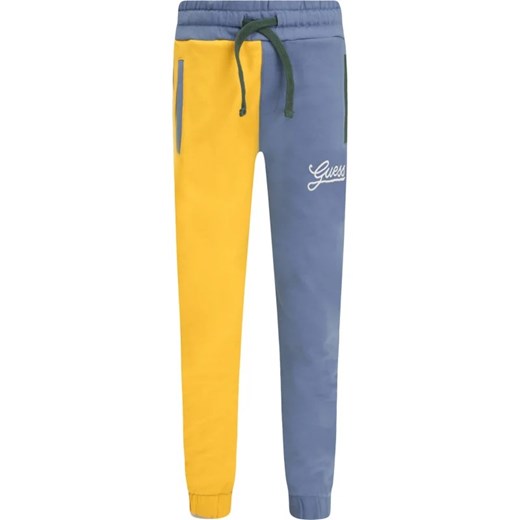 Guess Spodnie dresowe | Regular Fit ze sklepu Gomez Fashion Store w kategorii Spodnie chłopięce - zdjęcie 164331730