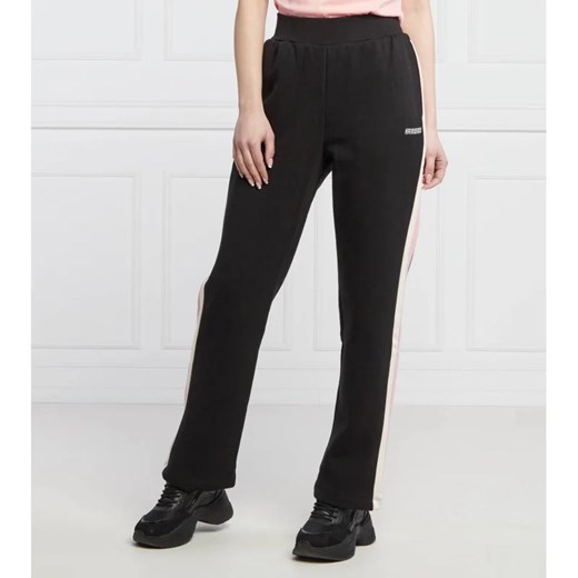 GUESS ACTIVE Spodnie dresowe BRANDIE | Relaxed fit ze sklepu Gomez Fashion Store w kategorii Spodnie damskie - zdjęcie 164331863