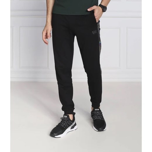 EA7 Spodnie dresowe | Regular Fit ze sklepu Gomez Fashion Store w kategorii Spodnie męskie - zdjęcie 164335844