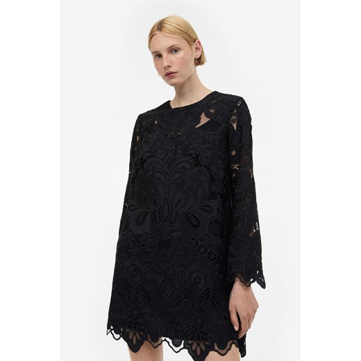 H & M - Sukienka z haftem angielskim - Czarny H & M S H&M