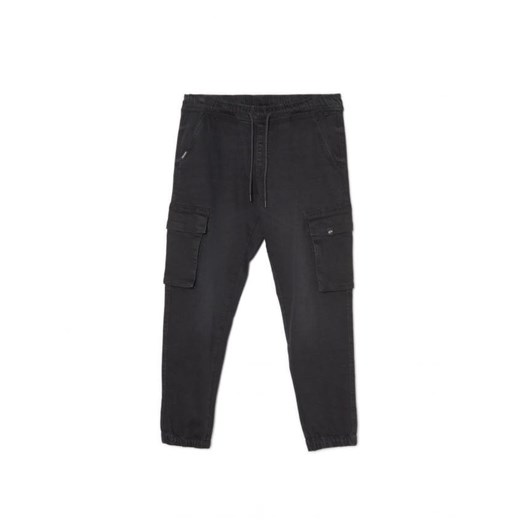 Cropp - Czarne jeansowe joggery cargo - czarny ze sklepu Cropp w kategorii Spodnie męskie - zdjęcie 164435660