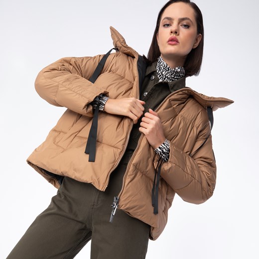 Damska kurtka oversizowa pikowana ze ściągaczami na rękawach jasny brąz ze sklepu WITTCHEN w kategorii Kurtki damskie - zdjęcie 164461783