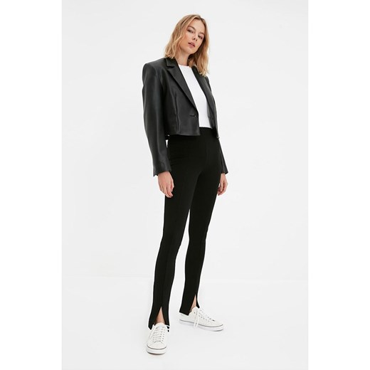 trendyol Spodnie w kolorze czarnym ze sklepu Limango Polska w kategorii Spodnie damskie - zdjęcie 164503300