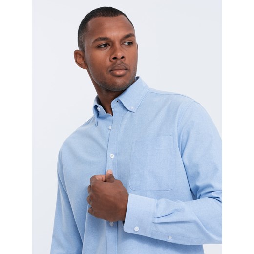Koszula męska z tkaniny w stylu Oxford REGULAR - niebieska V4 OM-SHOS-0108 ze sklepu ombre w kategorii Koszule męskie - zdjęcie 164505202