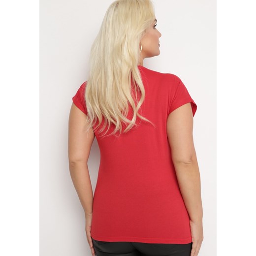 Czerwona bluzka damska Born2be z krótkim rękawem z okrągłym dekoltem w nadruki w stylu młodzieżowym 