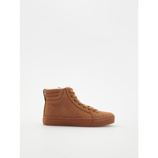 Reserved - Ocieplane sneakersy za kostkę - brązowy ze sklepu Reserved w kategorii Trampki dziecięce - zdjęcie 164567242