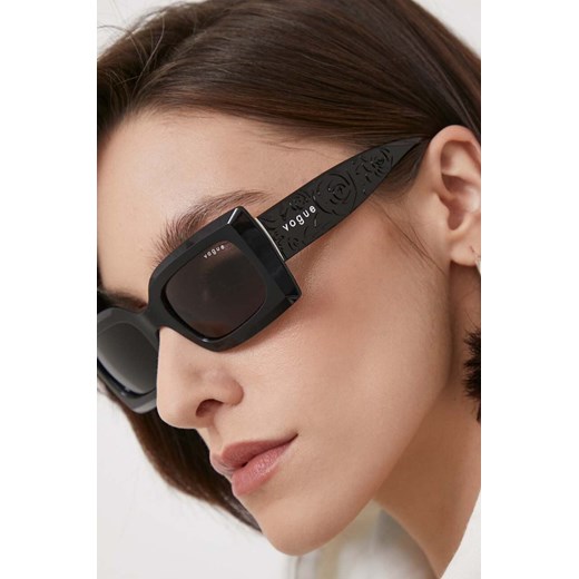 VOGUE okulary przeciwsłoneczne damskie kolor czarny 0VO5526S ze sklepu ANSWEAR.com w kategorii Okulary przeciwsłoneczne damskie - zdjęcie 164691900
