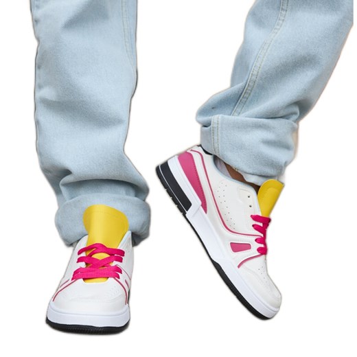 Inna Biało-różowe sneakersy z żółtym językiem Archie białe ze sklepu ButyModne.pl w kategorii Buty sportowe damskie - zdjęcie 164714030