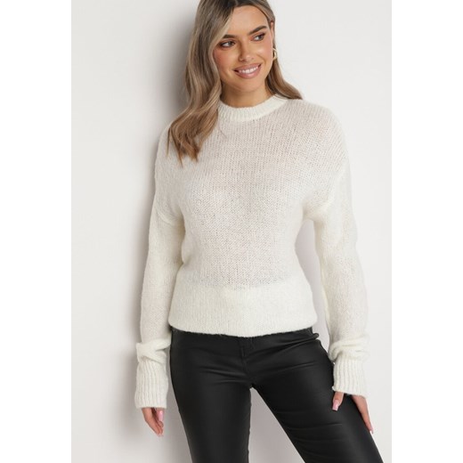 Biały Klasyczny Sweter z Wełną Wykończony Ściągaczami Susa ze sklepu Born2be Odzież w kategorii Swetry damskie - zdjęcie 164716732