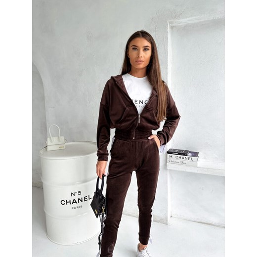 klasyczny welurowy dres premium la perla bluza+spodnie - gorzka czekolada ze sklepu STYLOWO w kategorii Dresy damskie - zdjęcie 164810573