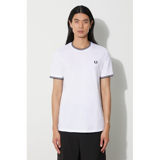 Fred Perry t-shirt bawełniany męski kolor biały z aplikacją M1588.100 ze sklepu PRM w kategorii T-shirty męskie - zdjęcie 164883073