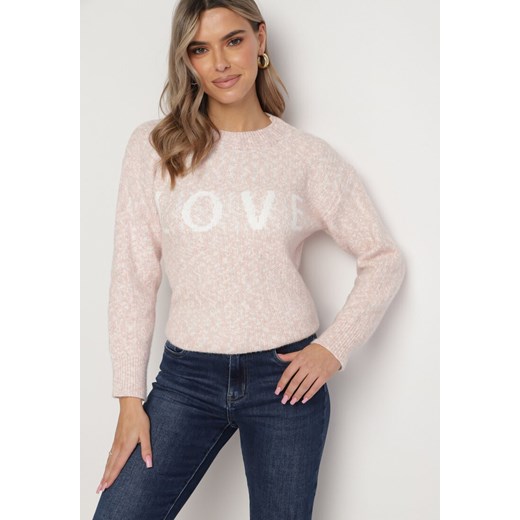 Różowy Klasyczny Sweter z Napisem i Ściągaczami Haccate ze sklepu Born2be Odzież w kategorii Swetry damskie - zdjęcie 164899831