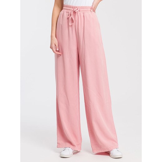 Cross Jeans Spodnie w kolorze jasnoróżowym ze sklepu Limango Polska w kategorii Spodnie damskie - zdjęcie 164904201