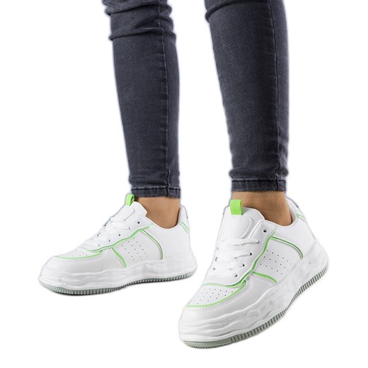 Białe sneakersy z zielonymi wstawkami Nettie ze sklepu ButyModne.pl w kategorii Buty sportowe damskie - zdjęcie 164911254