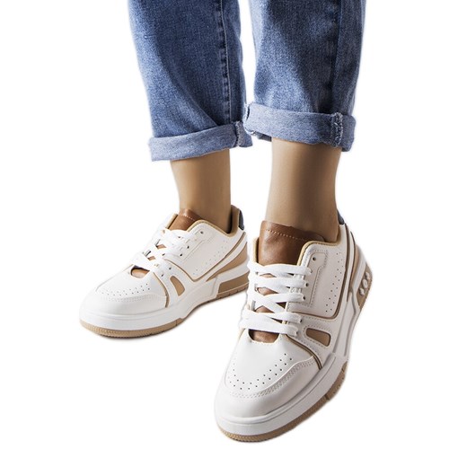 Białe sneakersy z beżowymi wstawkami Willson ze sklepu ButyModne.pl w kategorii Buty sportowe damskie - zdjęcie 164911953