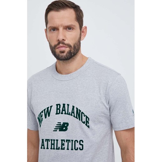 New Balance t-shirt bawełniany męski kolor szary z aplikacją ze sklepu ANSWEAR.com w kategorii T-shirty męskie - zdjęcie 164929683