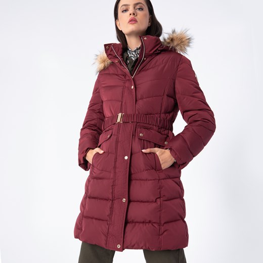Damski płaszcz pikowany z paskiem ciemny czerwony ze sklepu WITTCHEN w kategorii Płaszcze damskie - zdjęcie 164954250