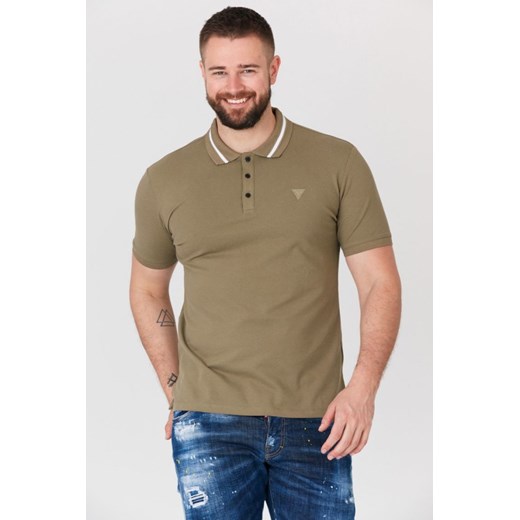 GUESS Khaki koszulka polo z paskiem na kołnierzyku, Wybierz rozmiar L ze sklepu outfit.pl w kategorii T-shirty męskie - zdjęcie 165010161