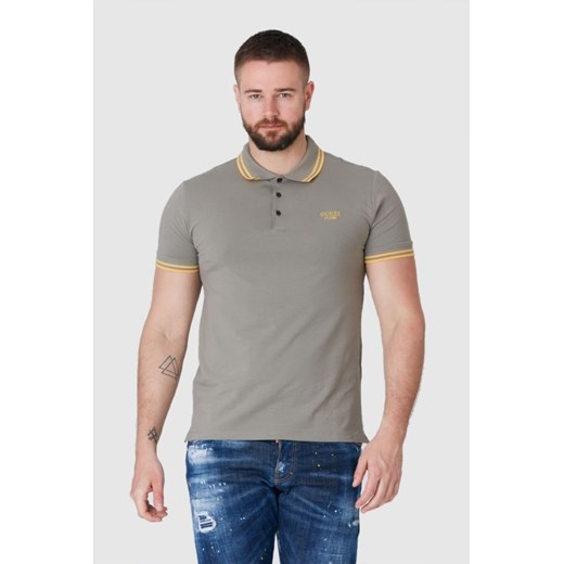 GUESS Khaki koszulka polo z wyszywanym logo, Wybierz rozmiar L ze sklepu outfit.pl w kategorii T-shirty męskie - zdjęcie 165010172