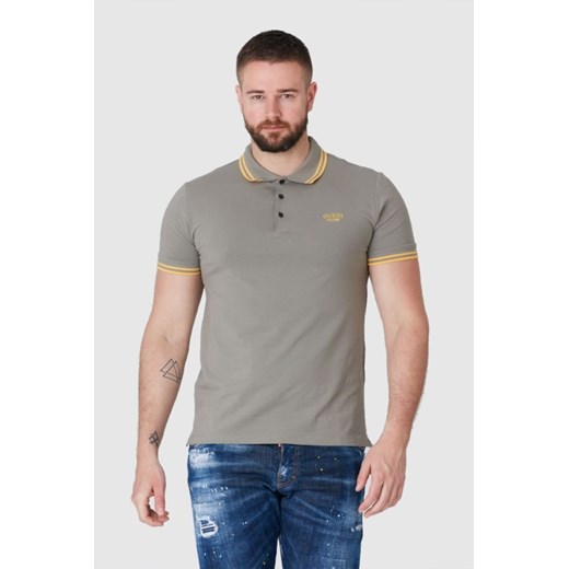 GUESS Khaki koszulka polo z wyszywanym logo, Rozmiar S ze sklepu outfit.pl w kategorii T-shirty męskie - zdjęcie 165010172