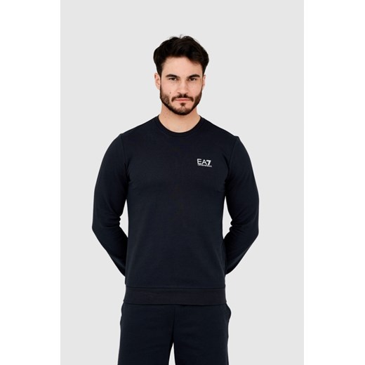 EA7 Granatowa bluza męska z białym logo, Rozmiar M ze sklepu outfit.pl w kategorii Bluzy męskie - zdjęcie 165011241