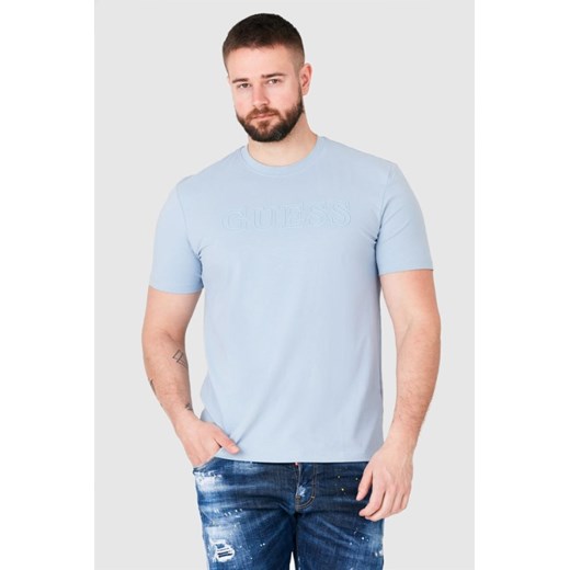 GUESS Błękitny t-shirt męski z wytłaczanym logo, Wybierz rozmiar L ze sklepu outfit.pl w kategorii T-shirty męskie - zdjęcie 165014034
