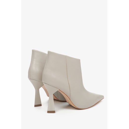 Estro: Jasnoszare krótkie botki damskie ze skóry naturalnej na obcasie Estro 40 Estro