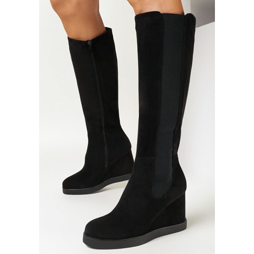 Czarne Kozaki na Koturnie z Elastyczną Wstawką Quixotic - id: 284812 - marki born2be - 165156304 Czarne Kozaki na Koturnie z Elastyczną Wstawką Quixotic ze sklepu born2be.pl w kategorii Kozaki damskie - zdjęcie 165156304
