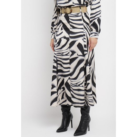 Czarna Rozkloszowana Spódnica Maxi w Tygrysie Paski z Paskiem w Komplecie Castella ze sklepu Born2be Odzież w kategorii Spódnice - zdjęcie 165194563