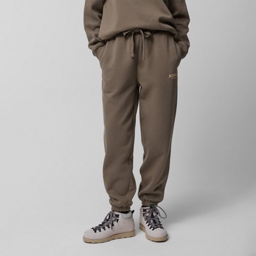 Damskie spodnie dresowe Outhorn OTHAW23TTROF485 - khaki Outhorn XS Sportstylestory.com