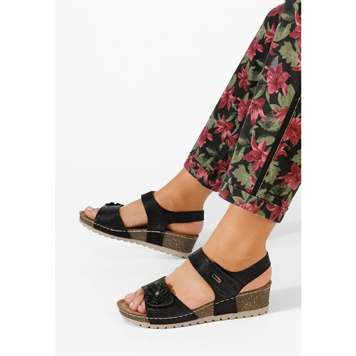 Czarne sandały na koturnie Eliasea ze sklepu Zapatos w kategorii Sandały damskie - zdjęcie 165297701